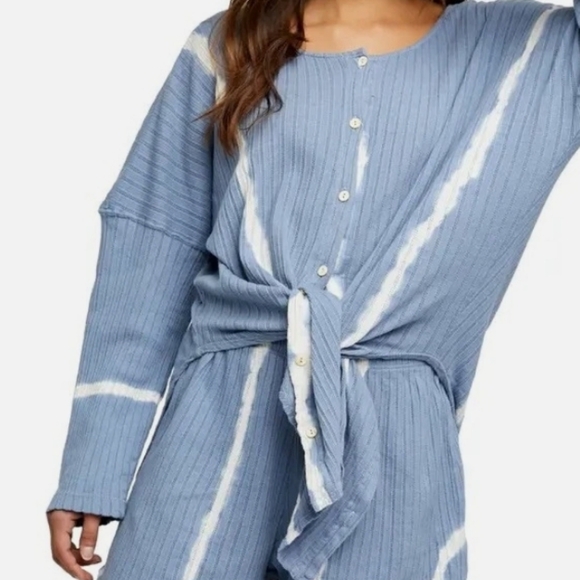 Free People Little Dream PJ Set LS Top High Rise Shorts Oversized Stretchy S NWT - Picture 11 of 16